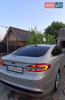 Седан Ford Fusion 2016 в 