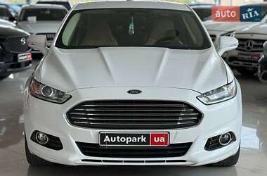 Седан Ford Fusion 2015 в 