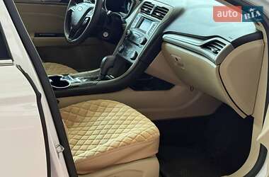 Седан Ford Fusion 2015 в 