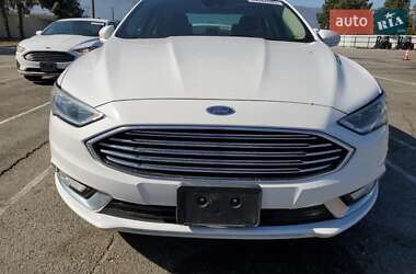 Седан Ford Fusion 2017 в 