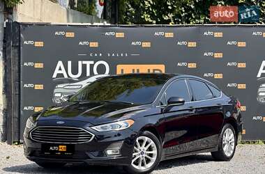Седан Ford Fusion 2019 в 