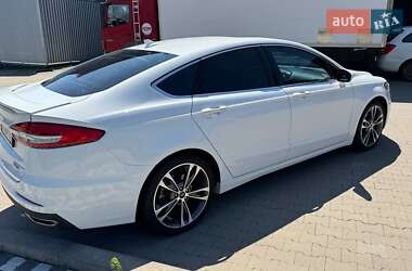 Седан Ford Fusion 2019 в 