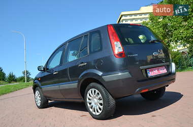 Хэтчбек Ford Fusion 2009 в 