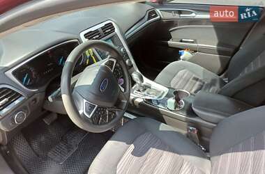 Седан Ford Fusion 2015 в 
