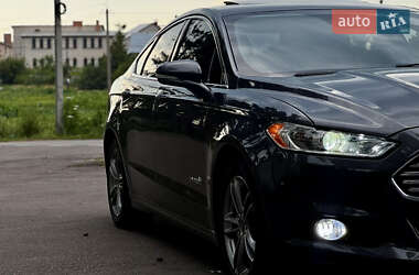 Седан Ford Fusion 2014 в 