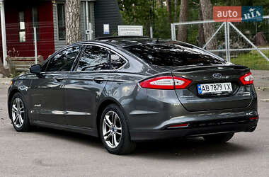Седан Ford Fusion 2014 в 