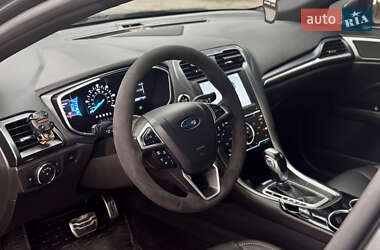 Седан Ford Fusion 2014 в 
