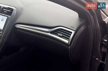 Седан Ford Fusion 2014 в 