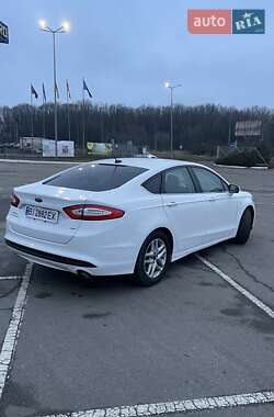 Седан Ford Fusion 2013 в 