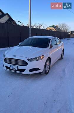 Седан Ford Fusion 2013 в 