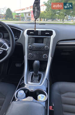 Седан Ford Fusion 2014 в 