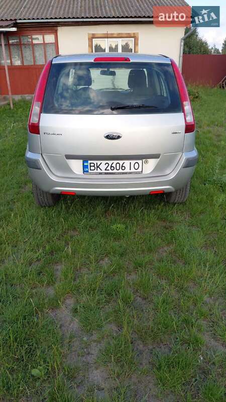 Хэтчбек Ford Fusion 2006 в Ровно