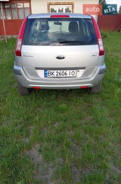 Хэтчбек Ford Fusion 2006 в 