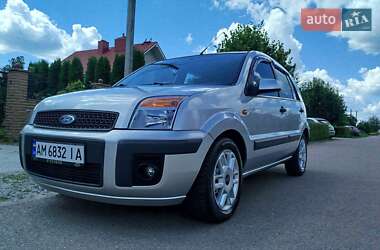 Хэтчбек Ford Fusion 2008 в 