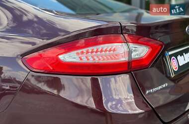 Седан Ford Fusion 2013 в 