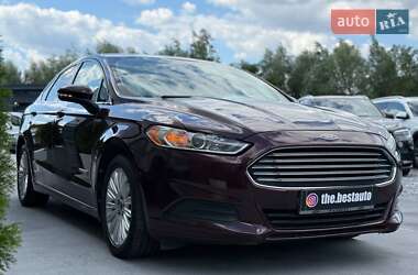 Седан Ford Fusion 2013 в 