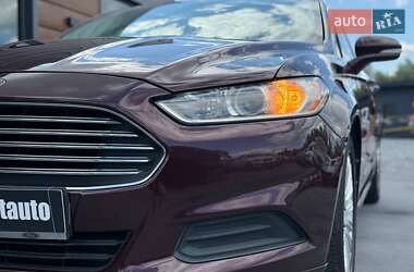Седан Ford Fusion 2013 в 