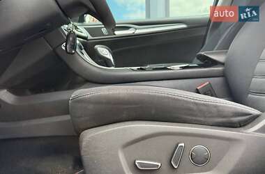 Седан Ford Fusion 2013 в 