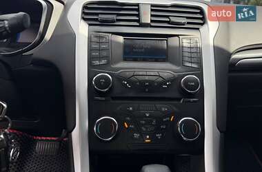 Седан Ford Fusion 2013 в 
