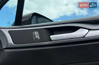 Седан Ford Fusion 2013 в 
