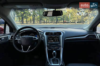 Седан Ford Fusion 2016 в 