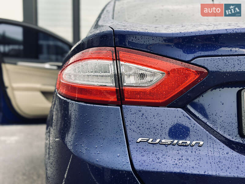 Седан Ford Fusion 2014 в Кременчуці