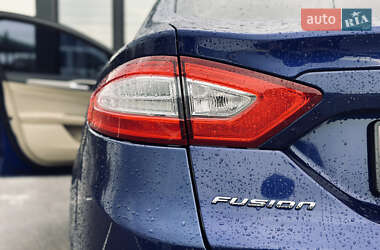 Седан Ford Fusion 2014 в 