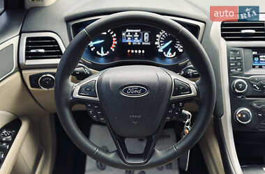 Седан Ford Fusion 2014 в 