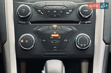 Седан Ford Fusion 2014 в 