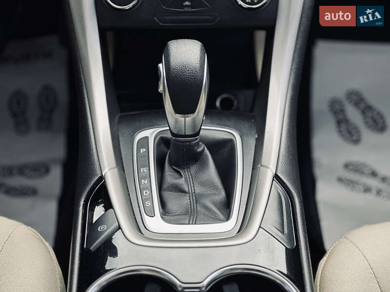 Седан Ford Fusion 2014 в Кременчуці