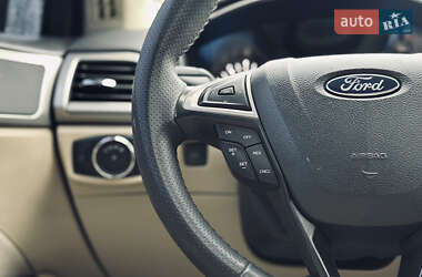Седан Ford Fusion 2014 в 