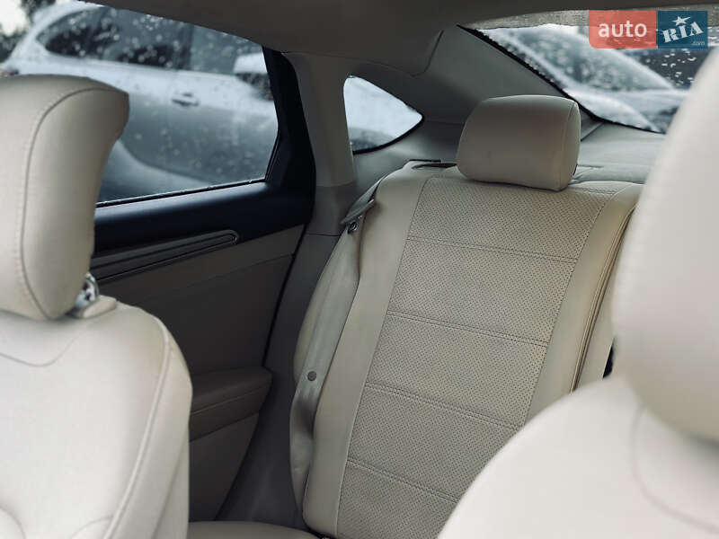 Седан Ford Fusion 2014 в Кременчуці