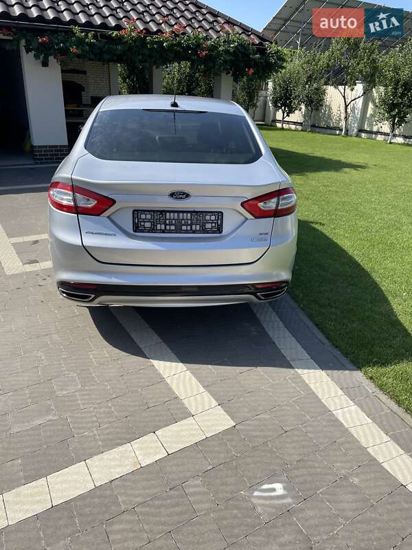 Седан Ford Fusion 2014 в Ужгороде