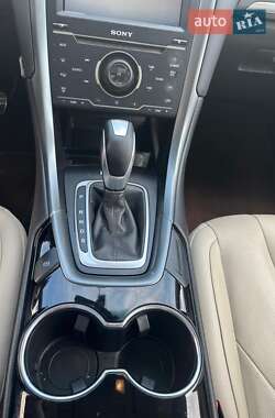 Седан Ford Fusion 2014 в 