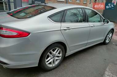 Седан Ford Fusion 2013 в 