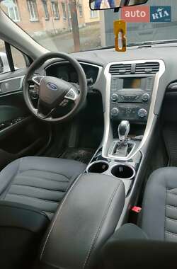 Седан Ford Fusion 2013 в 