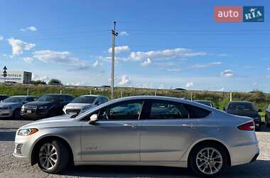 Седан Ford Fusion 2019 в 