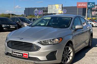 Седан Ford Fusion 2019 в Львові