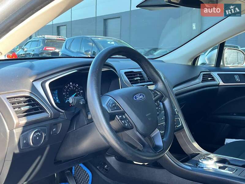 Седан Ford Fusion 2019 в Львове
