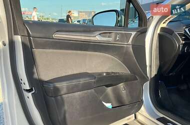 Седан Ford Fusion 2019 в 