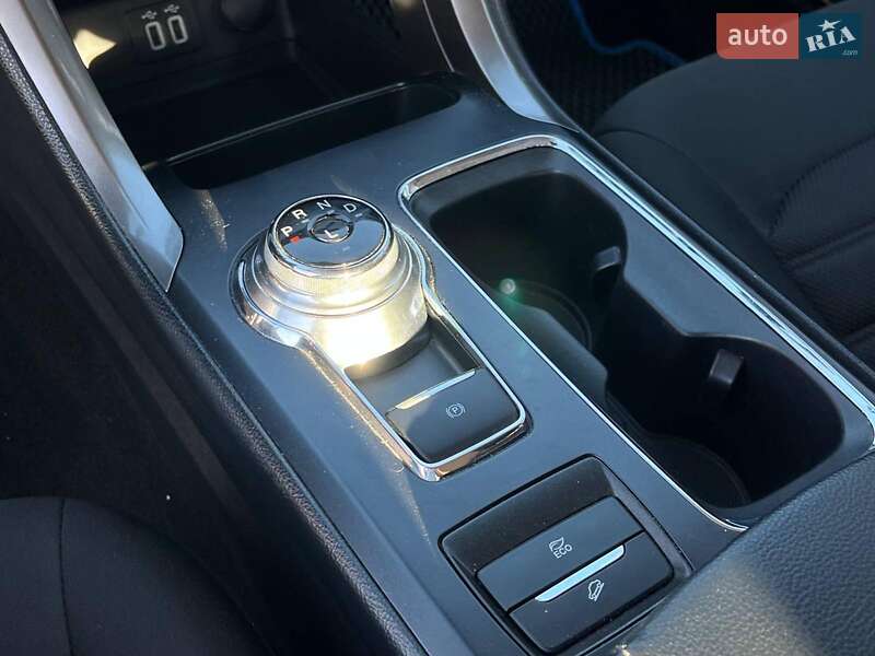 Седан Ford Fusion 2019 в Львове