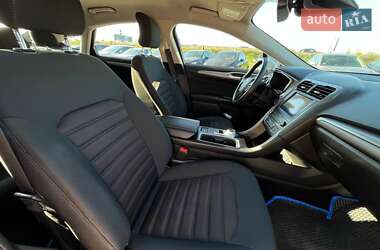 Седан Ford Fusion 2019 в 