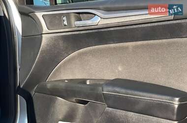Седан Ford Fusion 2019 в 