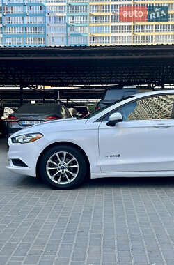 Седан Ford Fusion 2017 в 