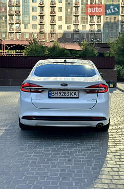 Седан Ford Fusion 2017 в 