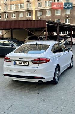 Седан Ford Fusion 2017 в 