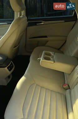 Седан Ford Fusion 2014 в 