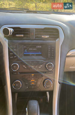 Седан Ford Fusion 2014 в 
