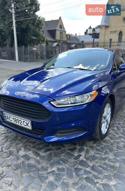 Седан Ford Fusion 2015 в 