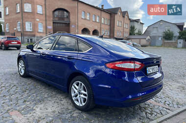 Седан Ford Fusion 2015 в 